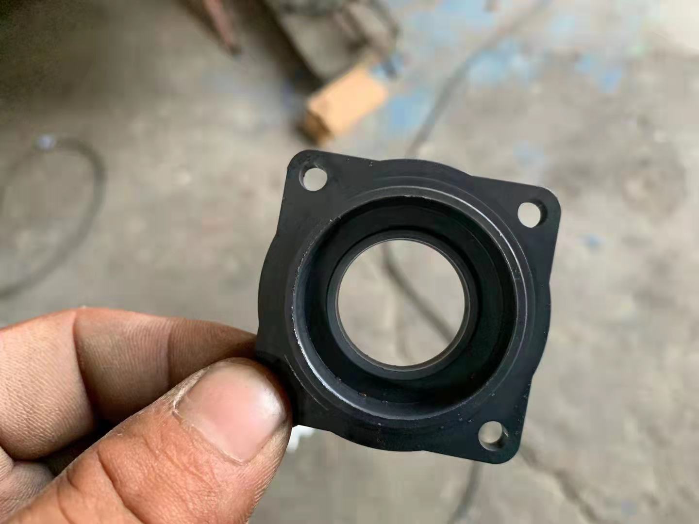 干冰清洗機(jī)除毛刺的原理，以及性能實(shí)現(xiàn)