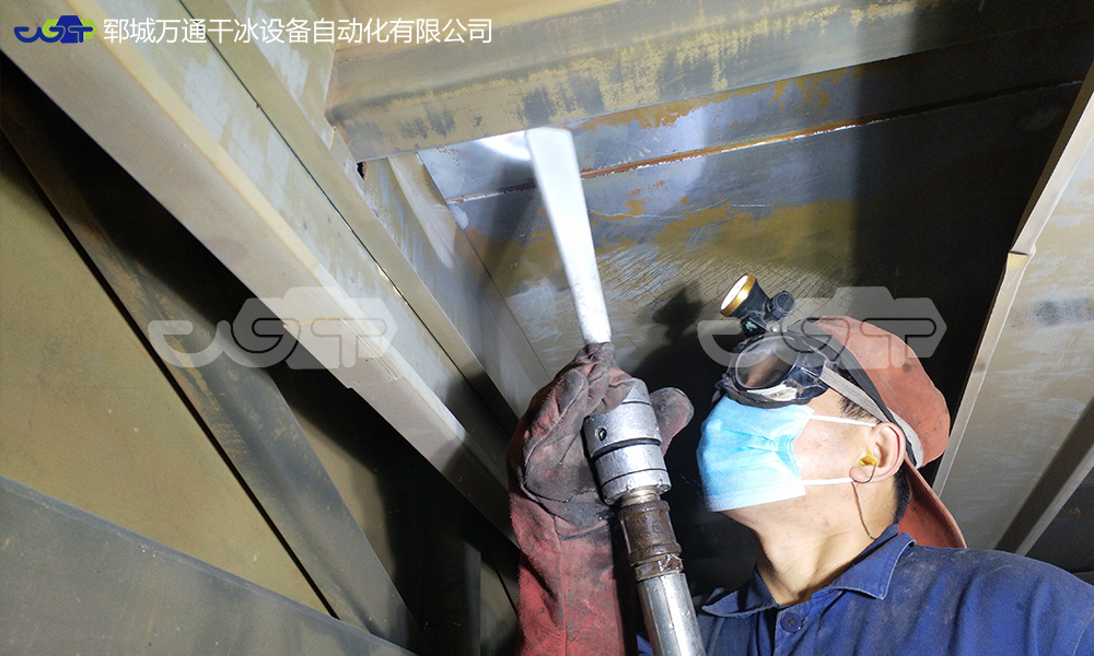塑料薄膜業(yè) TDO 風(fēng)箱、鏈鋏干冰清洗革新：不拆卸清洗技術(shù)全解析